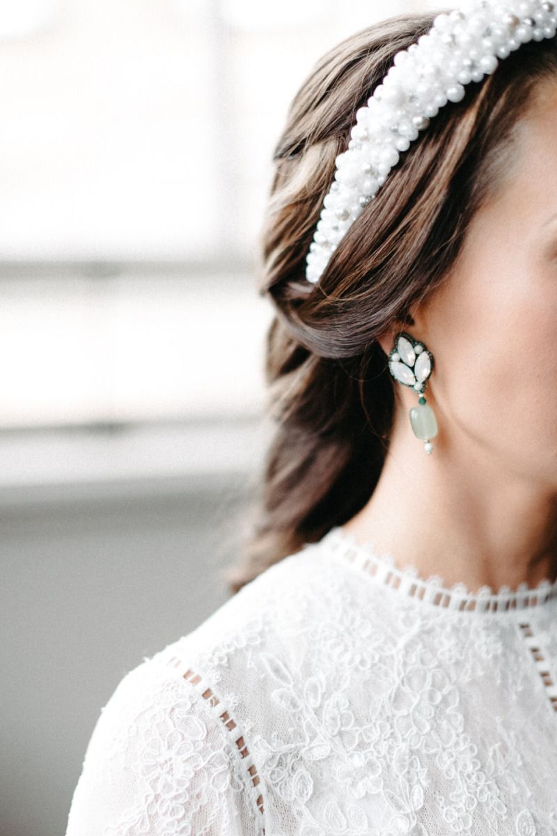 Beautiful Pearl Headband with Emerald Detail Earrings for Bride